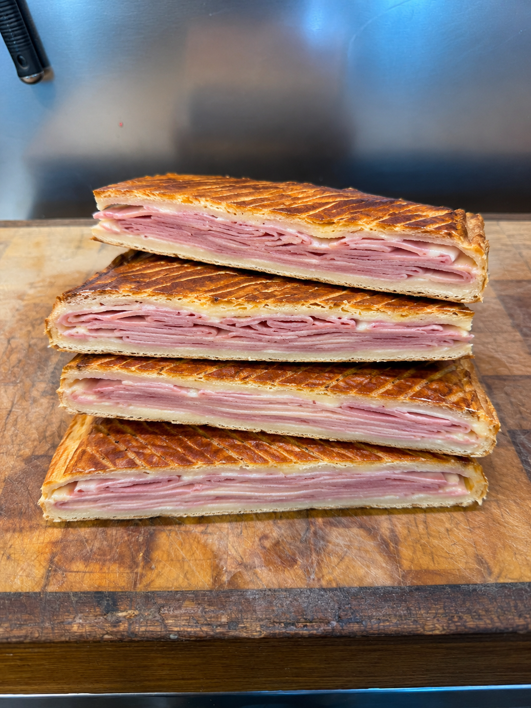 Feuillete a la charcuterie
